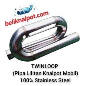 Twinloop pada knalpot mobil berfungsi untuk mengatur aliran gas buang supaya suara tetap halus tetapi performa masih enak di putaran bawah dan tengah. Sistem ini populer dipakai di mobil harian karena karakter suaranya lebih “berisi” tanpa terlalu bising. Cara kerjanya: gas buang masuk lalu diputar dalam dua jalur (twin loop) tekanan dan resonansi dipecah sebelum keluar hasilnya suara jadi lebih bass dan padat back pressure tetap terjaga sehingga tenaga bawah tidak banyak hilang Efek yang biasanya terasa: Suara lebih nyaman bass halus tidak cempreng minim “pecah” saat RPM tinggi kabin lebih nyaman dibanding free-flow lurus Tenaga bawah lebih isi Cocok untuk: mobil harian mesin karburator MPV tua mobil yang sering dipakai tanjakan atau bawa beban Karena tekanan balik masih ada, mobil biasanya tidak terlalu ngempos bawah. Tidak terlalu mengganggu konsumsi BBM Kalau setting pipa masih sesuai mesin, konsumsi bensin relatif aman dibanding knalpot racing open. Pada Toyota Kijang Super, twinloop sering dipilih karena: suara jadi lebih tebal ala touring tetap nyaman buat keluarga mesin 5K masih enak nariknya cocok dipadukan dengan header 4-2-1 Karakter suaranya biasanya: “Bass sopan, dalam, dan tidak berisik di dalam kabin.” Sedangkan pada Suzuki Katana: suara jadi lebih padat tidak terlalu nyaring seperti knalpot racing biasa masih terasa karakter jip klasiknya Kekurangan twinloop: top speed kadang tidak selega full straight/free-flow harga biasanya lebih mahal kalau desain kurang bagus bisa tetap mendengung (drone) Kalau mau, saya juga bisa jelaskan: beda twinloop vs free-flow ukuran pipa ideal Kijang Super merek twinloop yang enak buat harian setting suara bass kalem tanpa drone.