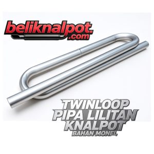 Di balik kolong mobil itu, tersembunyi rangkaian pipa mengilap berwarna keperakan kusam — pipa lilitan twinloop berbahan monel yang dibuat bukan sekadar untuk membuang gas sisa pembakaran, tetapi untuk membentuk karakter suara dan aliran tenaga yang berbeda dari knalpot biasa. Lekukan pipa melingkar saling bertemu dalam dua jalur utama, membentuk sistem twinloop yang tampak rumit namun presisi. Setiap lilitan dibuat untuk memperpanjang jalur resonansi gas buang, menciptakan tekanan balik yang stabil sekaligus menghasilkan suara bass dalam yang panjang dan halus. Bahan monel memberi kesan eksotis. Permukaannya tidak terlalu mengilap seperti stainless biasa, tetapi memiliki warna logam hangat yang terasa kuat dan berkelas. Saat terkena panas mesin berulang, warnanya perlahan berubah menjadi semburat keemasan kebiruan, tanda bahwa pipa itu hidup bersama temperatur dan putaran mesin. Ketika mesin dinyalakan, suara yang keluar tidak langsung meledak keras. Twinloop monel justru menghasilkan nada rendah yang padat: “hmmm… wooo…” Suara itu terasa bulat, dalam, dan panjang, seolah bergema di dalam tabung resonansi tersembunyi. Saat pedal gas diinjak lebih dalam, aliran gas melewati lilitan-lilitan pipa dengan cepat, menciptakan dengungan berat yang berubah menjadi raungan halus tanpa pecah. Di putaran rendah: suara lembut namun berisi kabin tetap nyaman tidak banyak drone Di putaran menengah: nada mulai panjang muncul efek “ngiiiing” tipis bercampur bass Di rpm tinggi: suara menjadi rapat dan liar tetapi tetap halus khas twinloop Lilitan pipa bukan hanya estetika. Pada sistem twinloop, jalur berputar membantu: meredam ledakan suara kasar menjaga backpressure mempertahankan torsi bawah membuat tenaga lebih linear Karena itu knalpot model ini sering dipilih untuk mobil bensin harian performa, terutama yang menginginkan: suara dewasa tidak terlalu nyaring tenaga tetap nyaman karakter eksklusif Monel sendiri terkenal tahan panas dan korosi. Material ini sering dipilih karena resonansinya berbeda dibanding stainless biasa — lebih padat, lebih hangat, dan memiliki gema yang khas. Saat mobil melaju malam hari, suara twinloop monel terdengar seperti napas panjang mesin yang berat namun tenang, menciptakan karakter elegan yang tidak perlu berteriak untuk menarik perhatian.